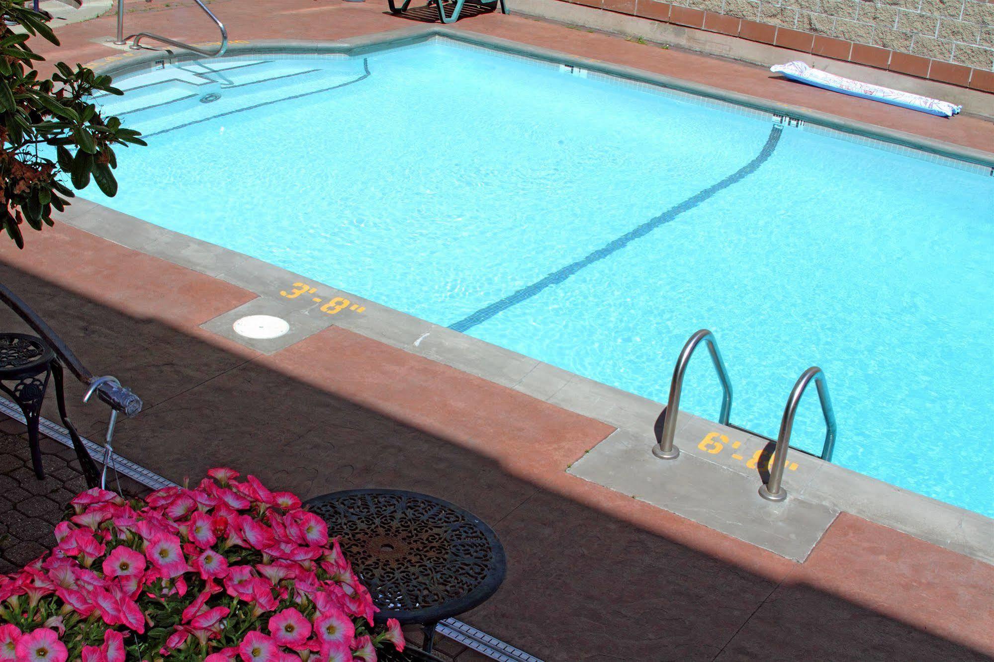 Red Lion Inn And Suites Victoria Saanich Luaran gambar